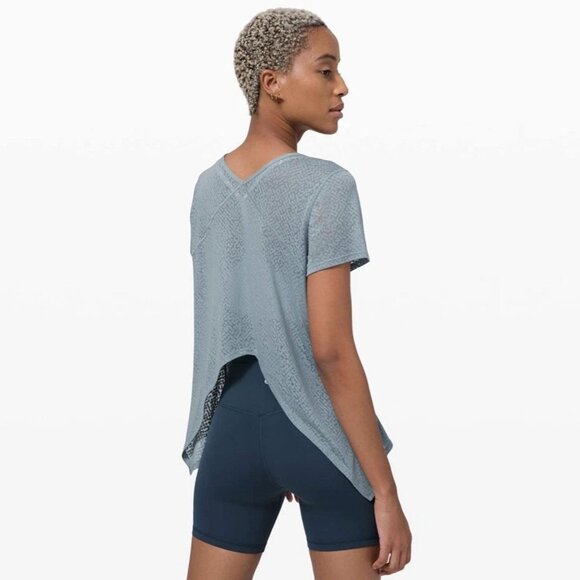 LULULEMON Loop Around Tee in Blue Fog - Picture 1 of 10